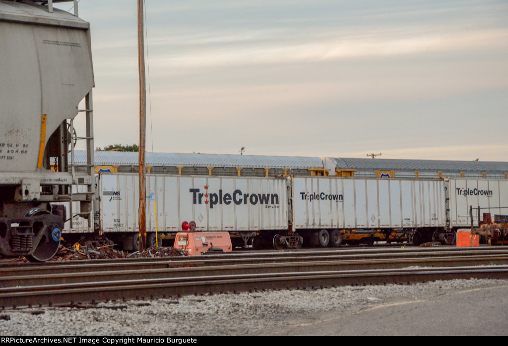 TCSZ Roadrailers in the yard